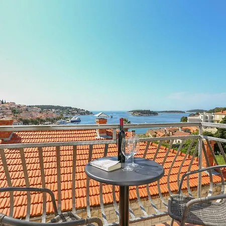 Pina Hvar Seaview Apartment Apartment *